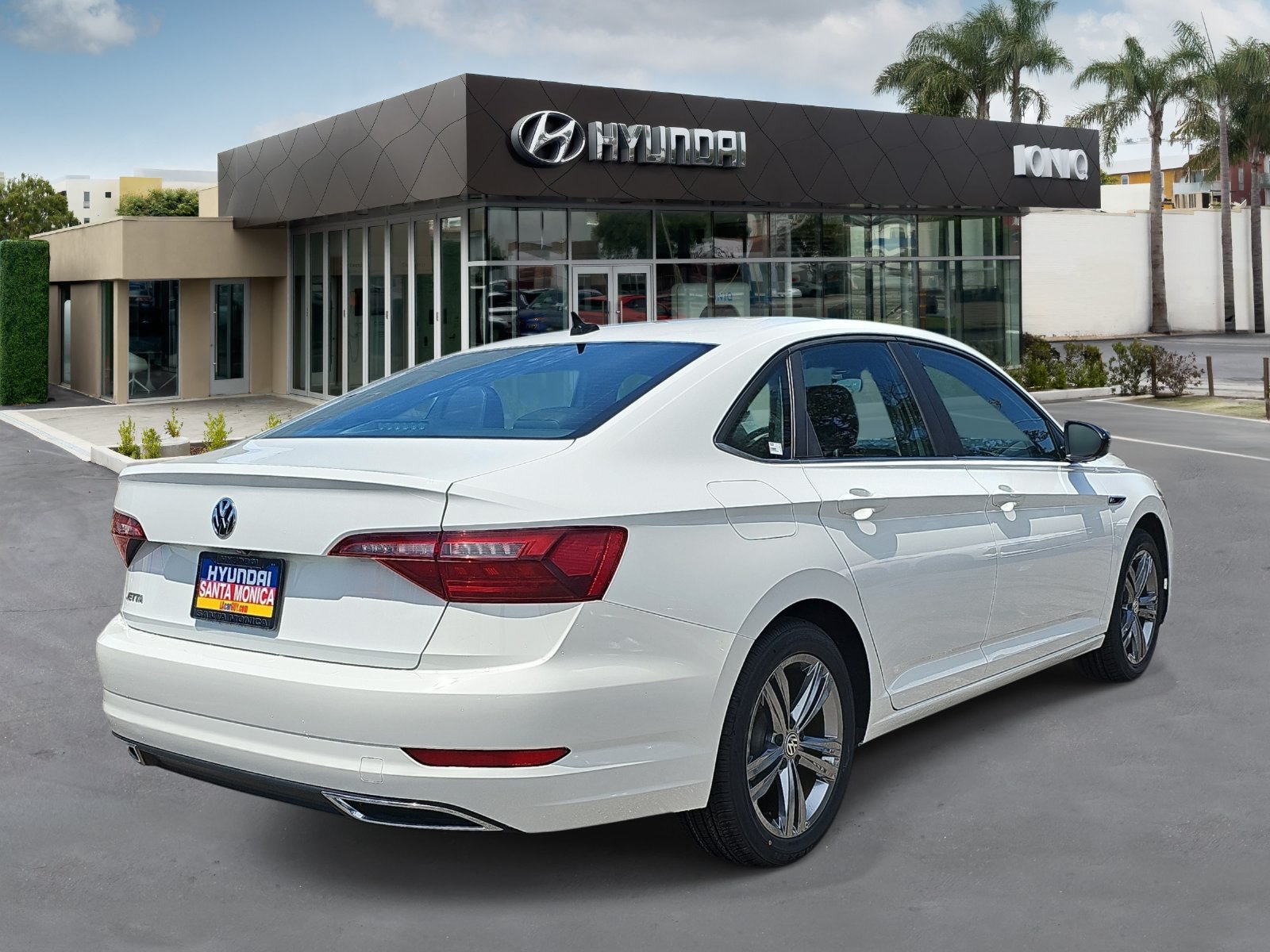 Used 2020 Volkswagen Jetta R-Line FWD image 3