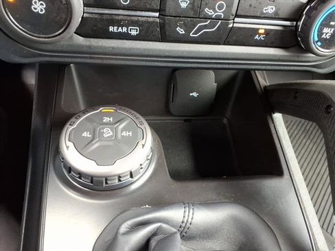 Used 2024 Ford Bronco Big Bend image 21