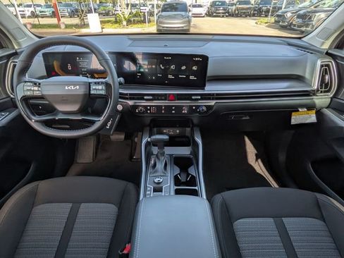 New 2026 Kia Sorento LX FWD image 17