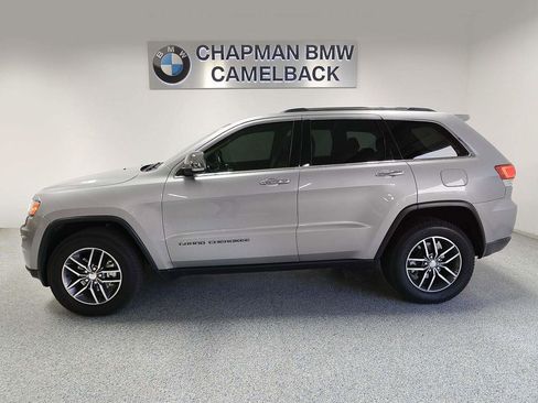 Used 2017 Jeep Grand Cherokee Limited image 3