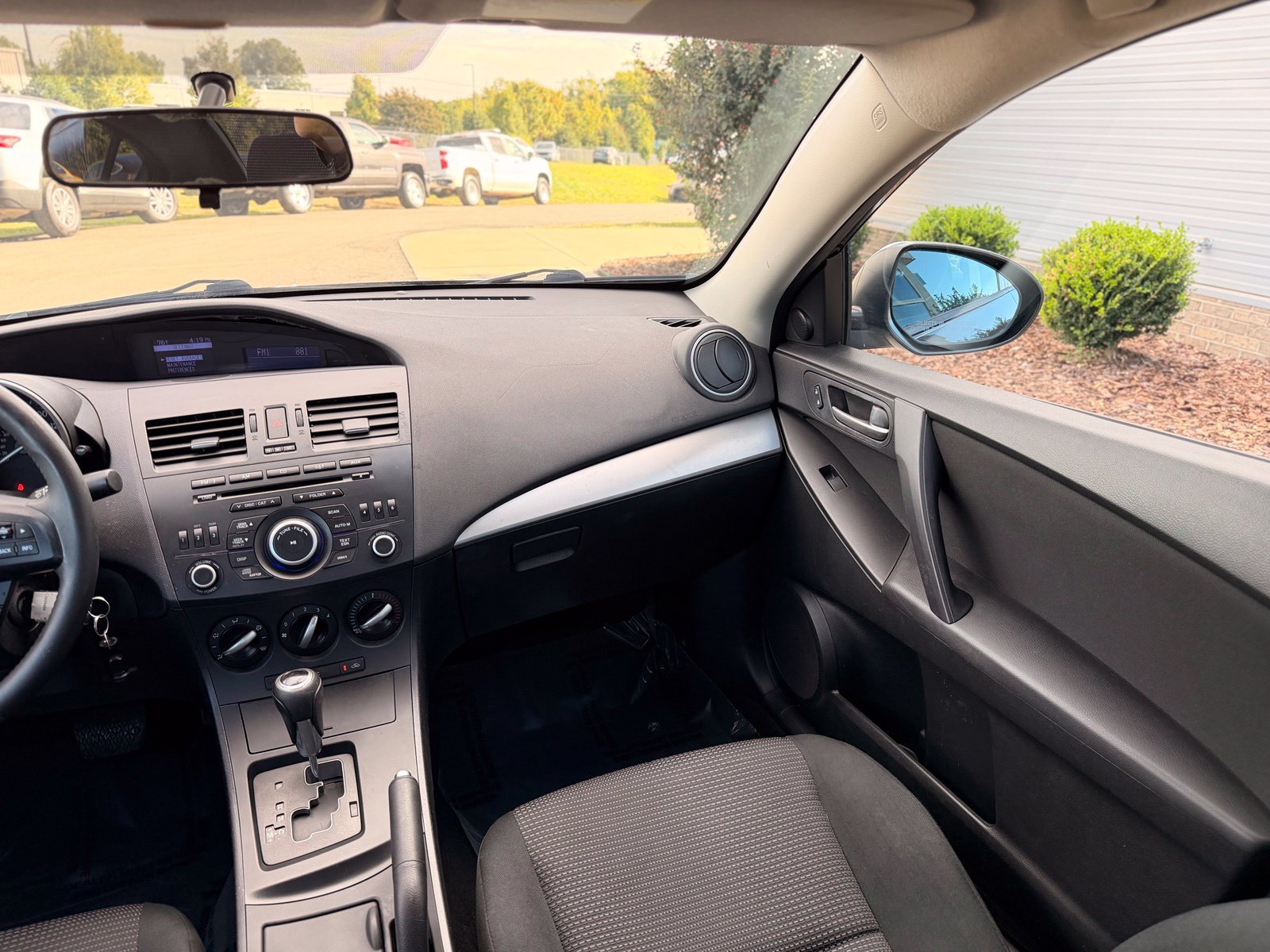 Used 2012 MAZDA MAZDA3 i Touring FWD image 25