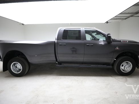 New 2026 RAM 3500 Tradesman AWD/4WD image 6