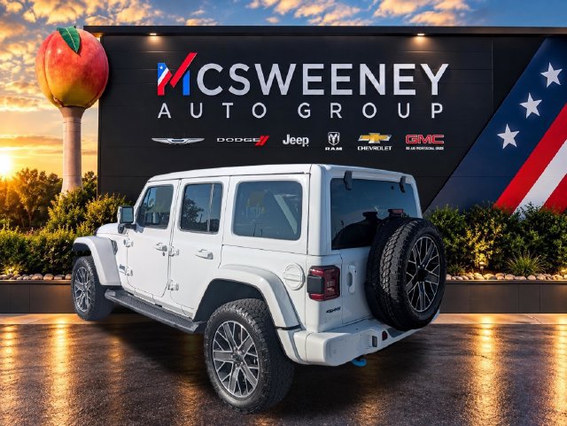 Used 2024 Jeep Wrangler High Altitude AWD/4WD image 3
