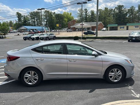 Used 2020 Hyundai Elantra SEL w/ Cargo Package (C1) FWD image 9