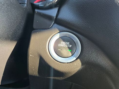 Used 2018 Chevrolet Equinox LT image 18