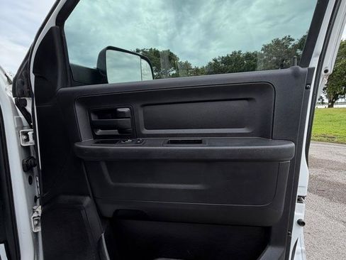 Used 2017 RAM 2500 Tradesman w/ Chrome Appearance Group AWD/4WD image 13