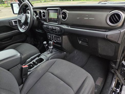 Used 2023 Jeep Gladiator Overland AWD/4WD image 21