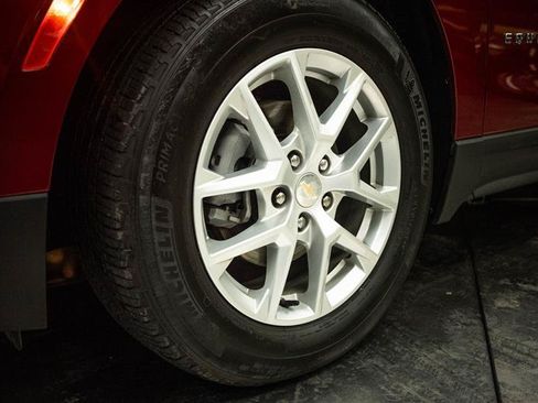 Used 2023 Chevrolet Equinox LT w/ Driver Convenience Package FWD image 3