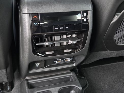 New 2025 Jeep Grand Cherokee L Altitude image 25