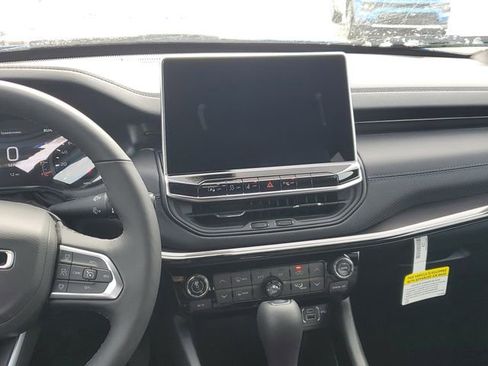 New 2026 Jeep Compass Limited image 15