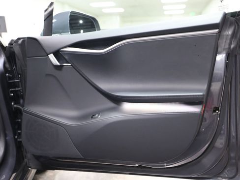 Used 2018 Tesla Model S 75D image 32