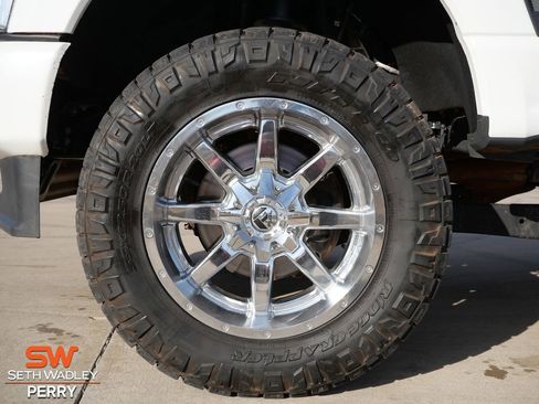 Used 2023 Ford F250 Platinum w/ FX4 Off-Road Package image 9