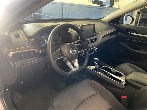 Used 2023 Nissan Altima 2.5 SV FWD image 8