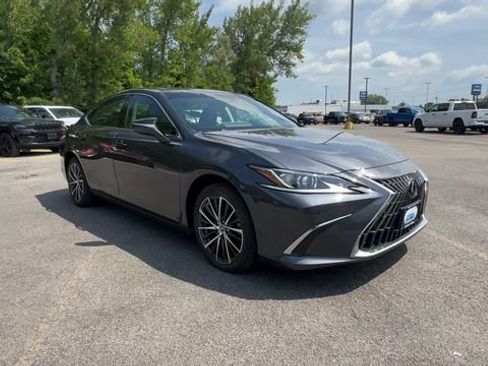 Used 2024 Lexus ES 250 w/ Premium Package AWD/4WD image 2