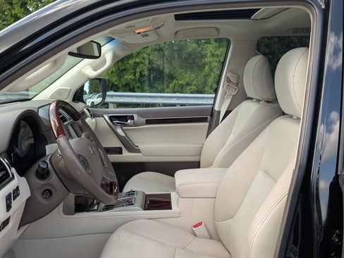 Used 2015 Lexus GX 460 w/ Premium Package AWD/4WD image 16