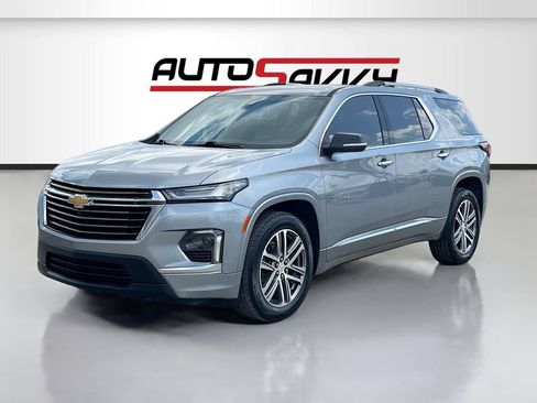 Used 2023 Chevrolet Traverse High Country FWD image 3