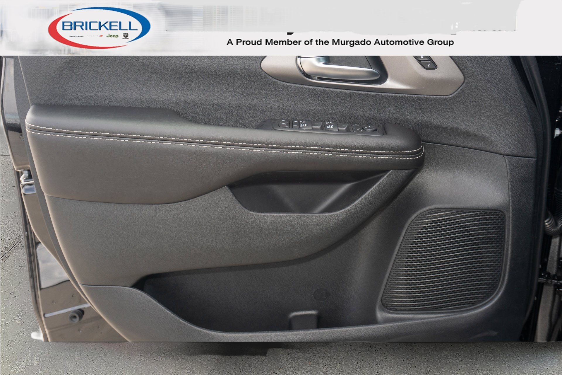 New 2027 Chrysler Pacifica Select FWD image 14