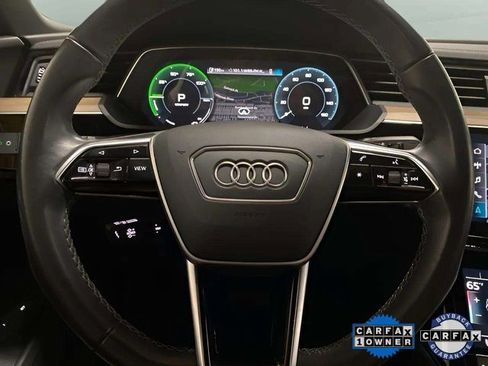 Used 2024 Audi Q8 e-tron Premium image 40