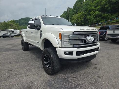Used 2017 Ford F250 Platinum w/ Platinum Ultimate Package AWD/4WD image 3