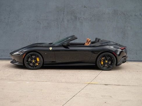 Used 2025 Ferrari Roma Spider image 4