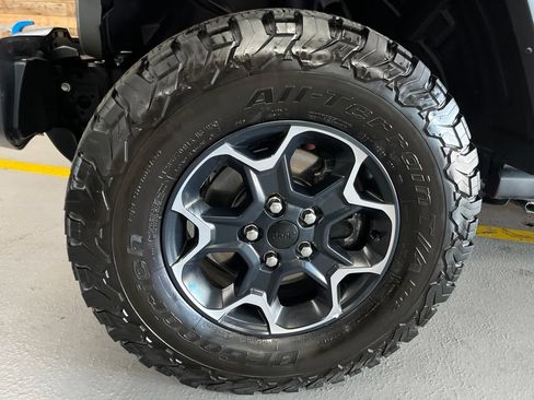 Used 2022 Jeep Wrangler Unlimited Rubicon 4xe w/ Cold Weather Group AWD/4WD image 5