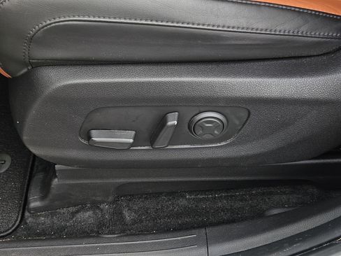 Used 2023 Kia Carnival SX image 25