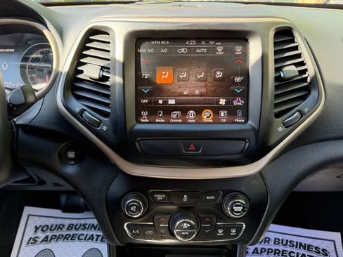 Used 2017 Jeep Cherokee Limited AWD/4WD image 24