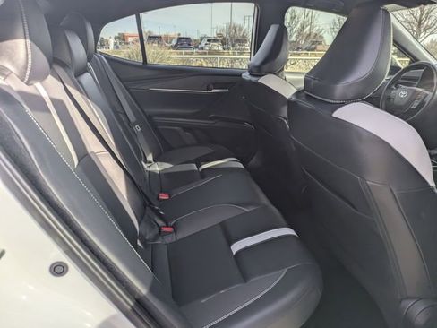 Used 2025 Toyota Camry SE image 29