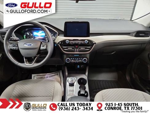 Used 2021 Ford Escape SE w/ SE Sport Appearance Package image 11