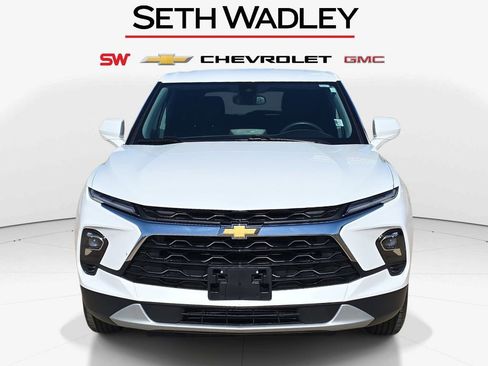 Used 2025 Chevrolet Blazer LT AWD/4WD image 2