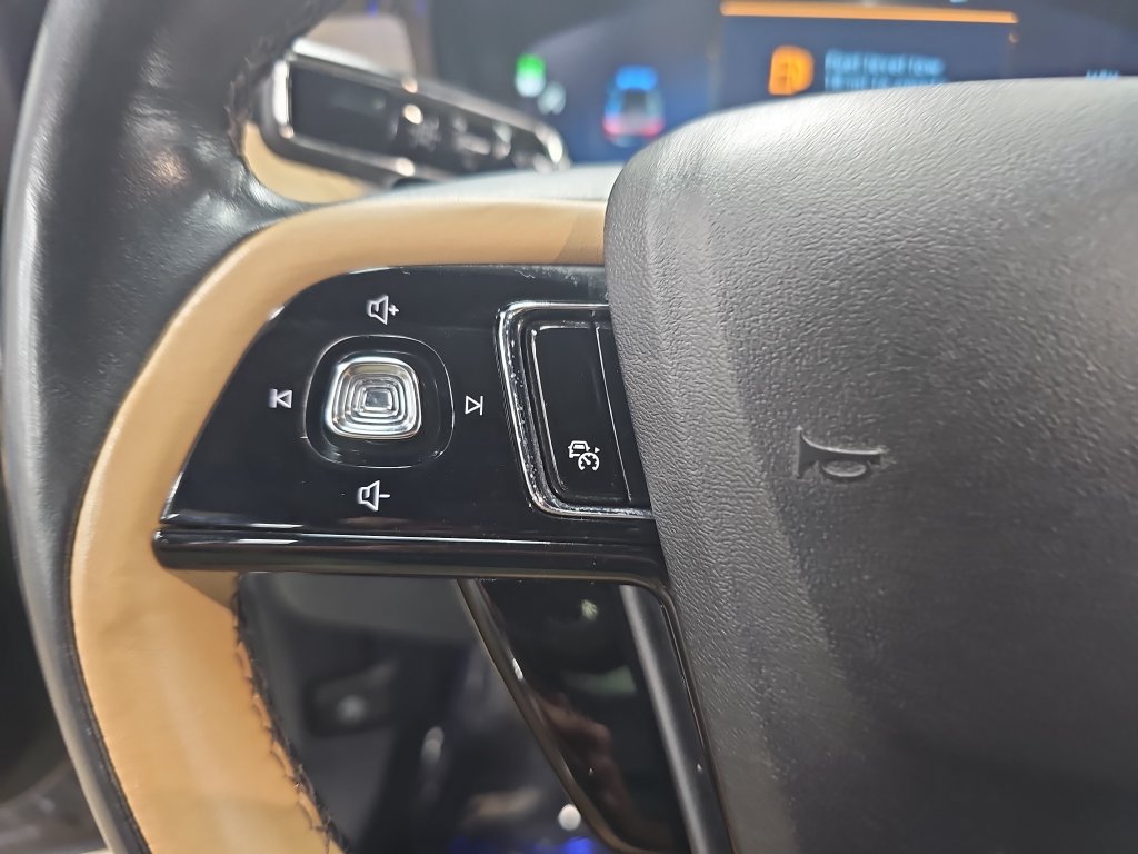 Used 2023 Lincoln Corsair Reserve AWD/4WD image 17