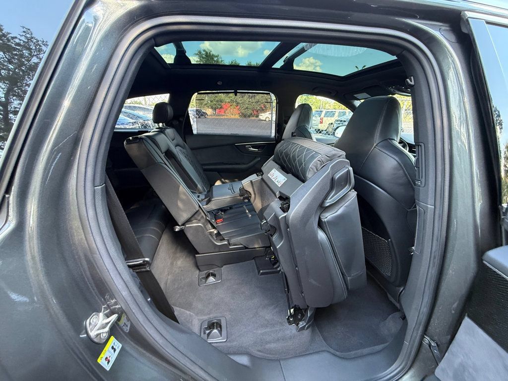 Used 2023 Audi SQ7 Prestige AWD/4WD image 39