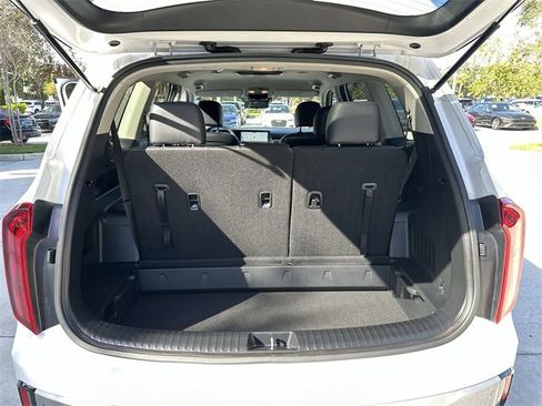 Used 2023 Kia Telluride LX image 20