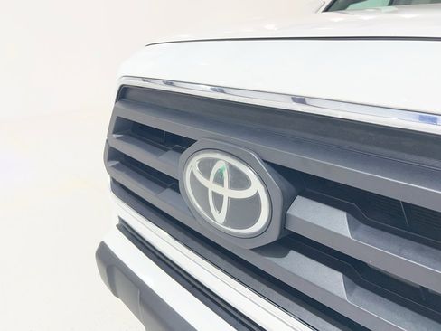 Used 2021 Toyota Tacoma SR5 w/ Technology Package image 25