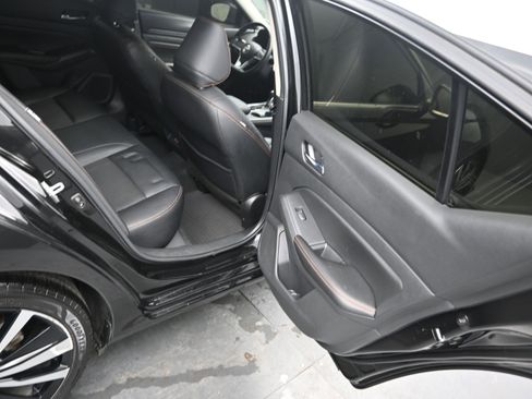 Used 2021 Nissan Altima 2.5 SR image 10