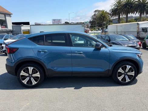 Used 2023 Volvo C40 Recharge Core w/ Climate Package AWD/4WD image 4