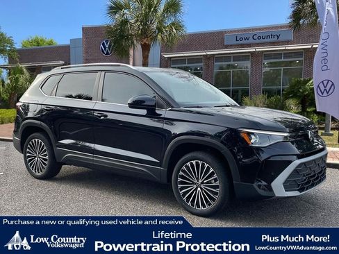 New 2026 Volkswagen Taos SE image 1