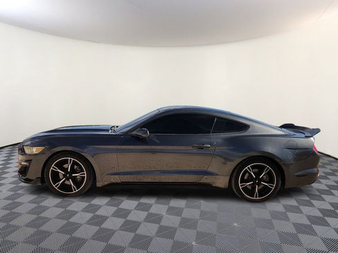 Used 2017 Ford Mustang Coupe image 2