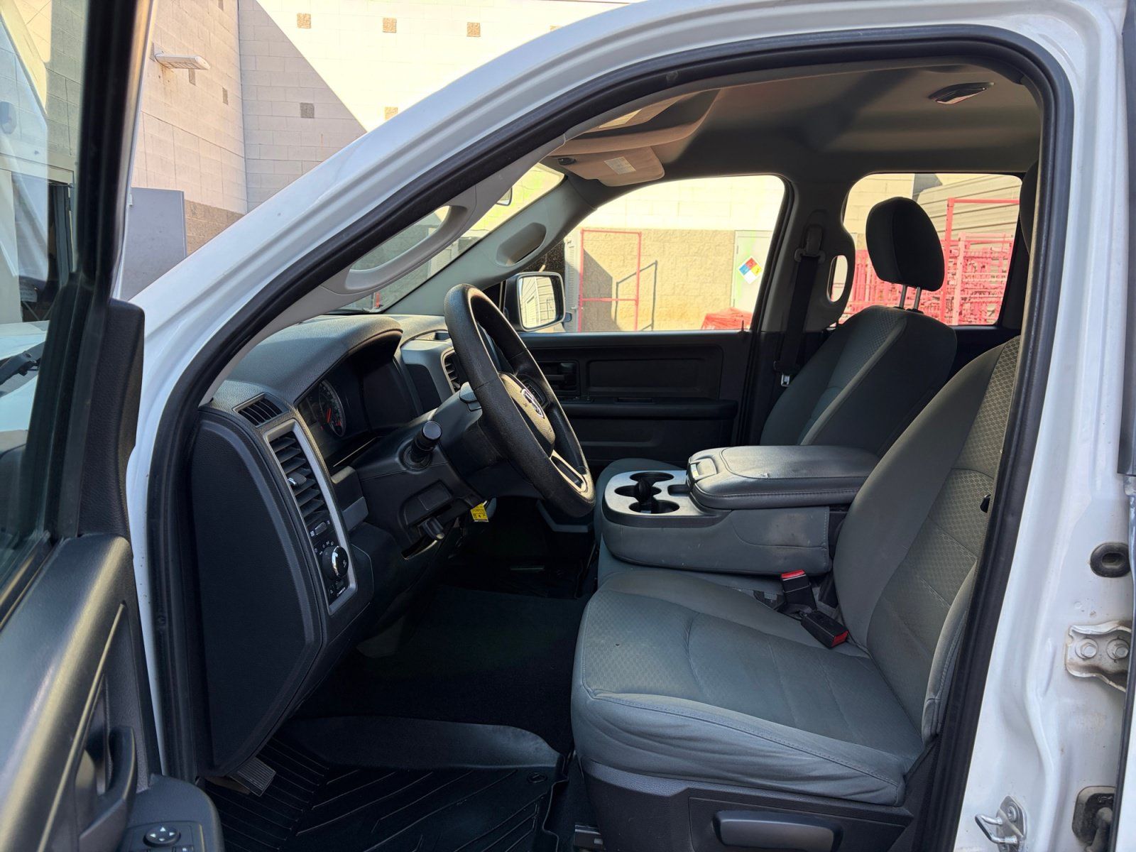 Used 2017 RAM 1500 Express AWD/4WD image 11