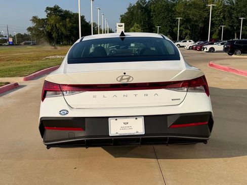 Used 2026 Hyundai Elantra Hybrid FWD image 6