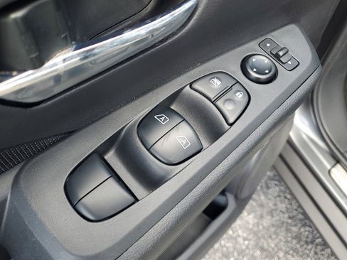 Certified 2024 Nissan Kicks SV w/ Exterior Package image 10