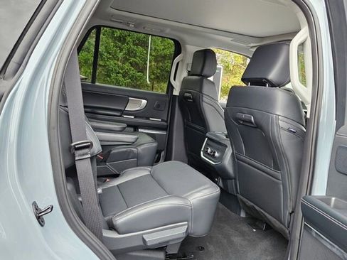 New 2025 Ford Expedition Platinum w/ Driver's Package image 16