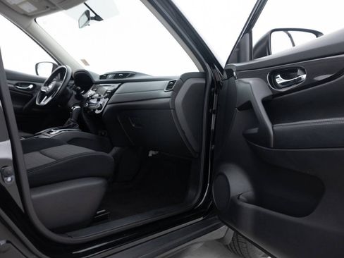 Used 2017 Nissan Rogue SV AWD/4WD image 28