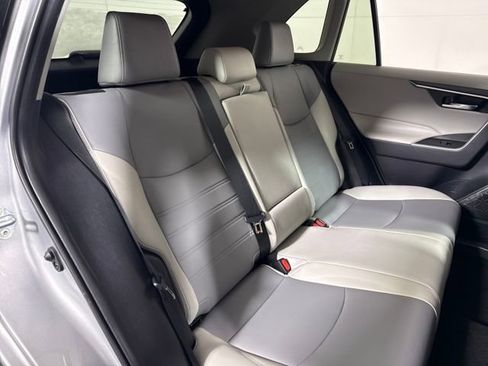 Used 2020 Toyota RAV4 XLE Premium image 26