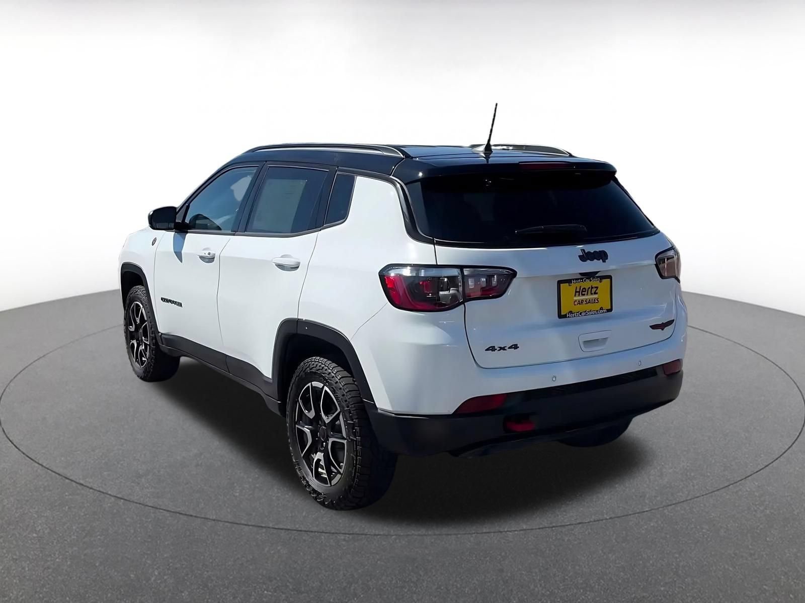 Used 2026 Jeep Compass Trailhawk AWD/4WD image 10
