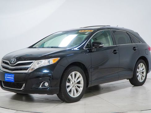 Used 2013 Toyota Venza LE FWD image 4