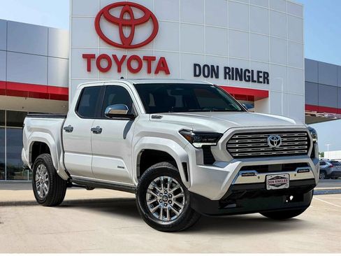 Used 2024 Toyota Tacoma Limited AWD/4WD image 1