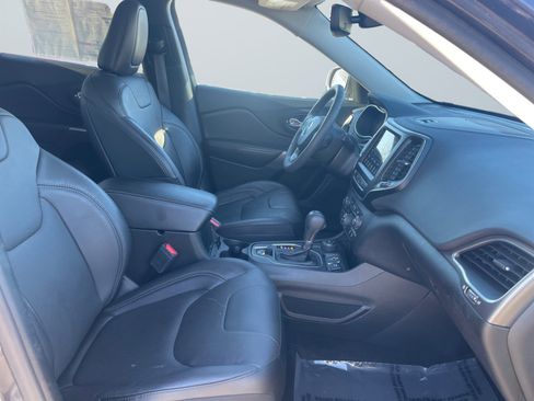 Used 2021 Jeep Cherokee Latitude Lux w/ Comfort/Convenience Group image 17