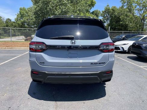 Used 2025 Honda Pilot Black Edition image 6