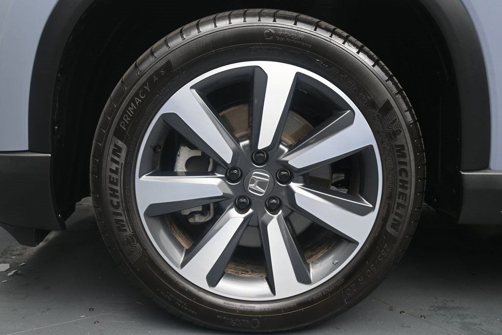 Used 2025 Honda Pilot Touring image 10